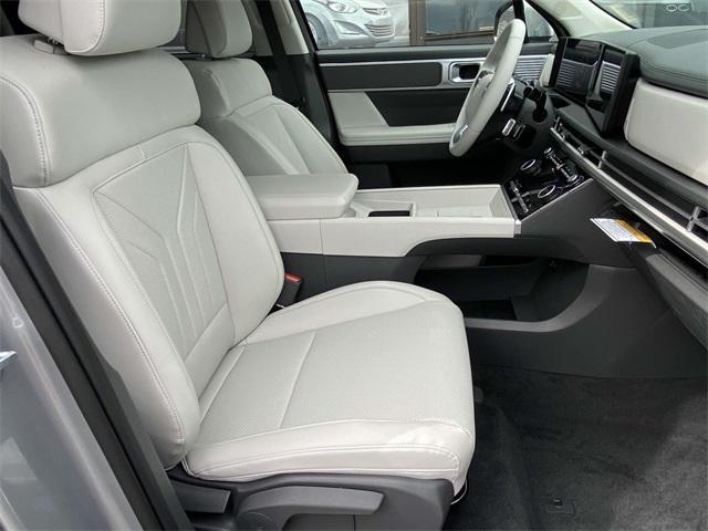 Photo of 2025 Shimmering Silver Hyundai SANTA FE HEV