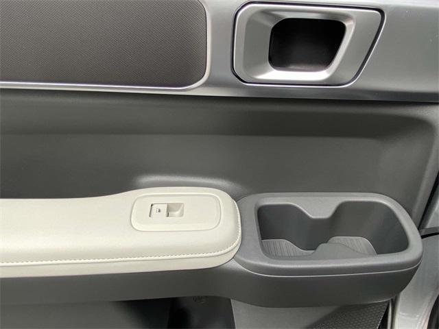 Photo of 2025 Shimmering Silver Hyundai SANTA FE HEV