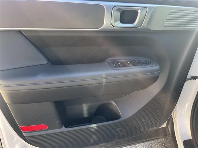Photo of 2025 White Hyundai SANTA FE