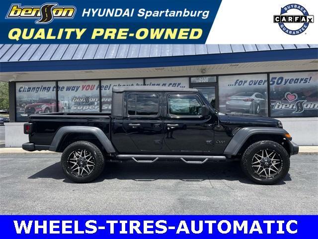 Photo of 2020 Black Clearcoat Jeep Gladiator