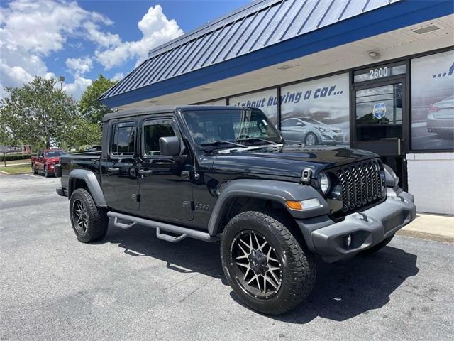 Photo of 2020 Black Clearcoat Jeep Gladiator