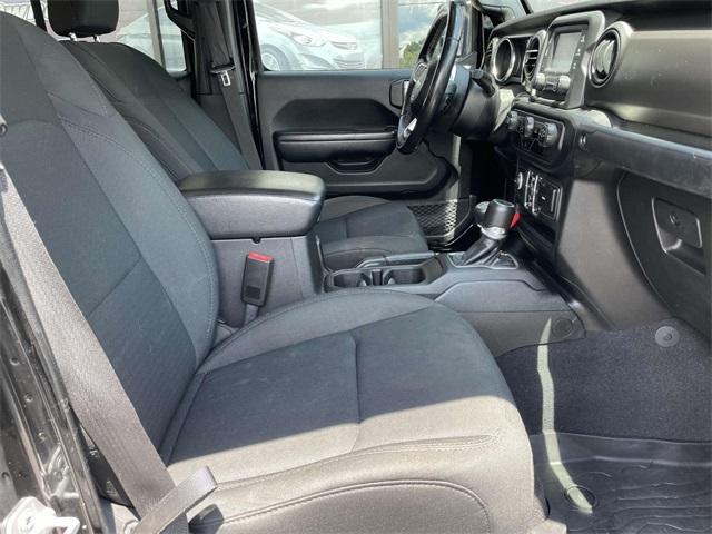 Photo of 2020 Black Clearcoat Jeep Gladiator