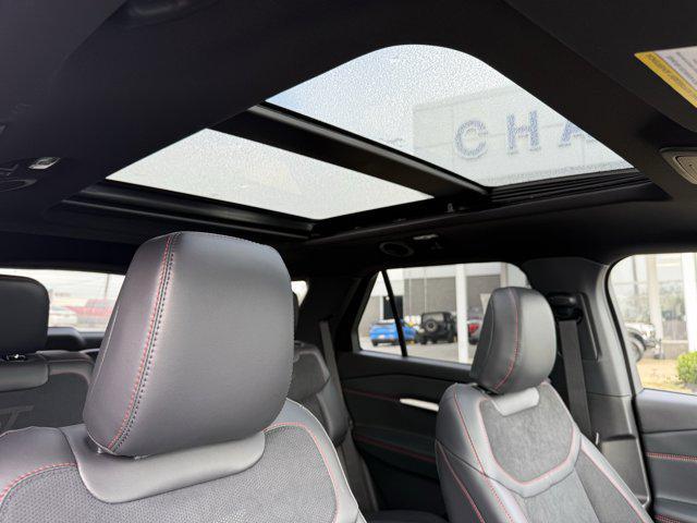 Photo of 2025 Vapor Blue Metallic Ford Explorer