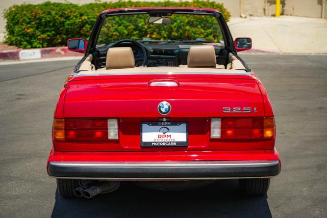 Photo of 1989 Red BMW 325