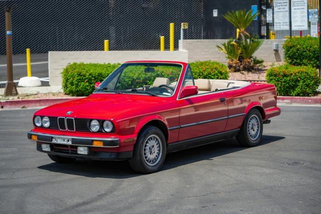 Photo of 1989 Red BMW 325