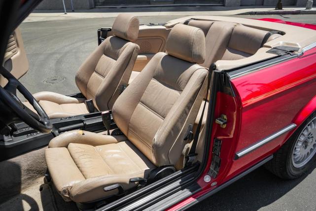 Photo of 1989 Red BMW 325
