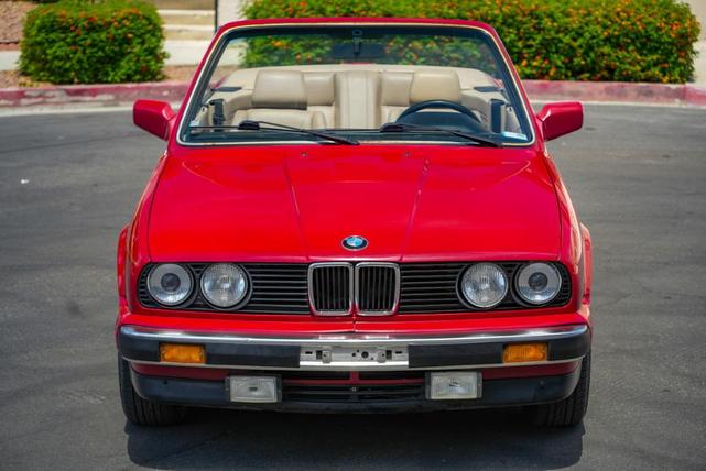 Photo of 1989 Red BMW 325