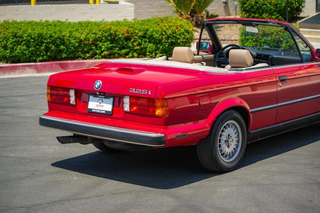 Photo of 1989 Red BMW 325