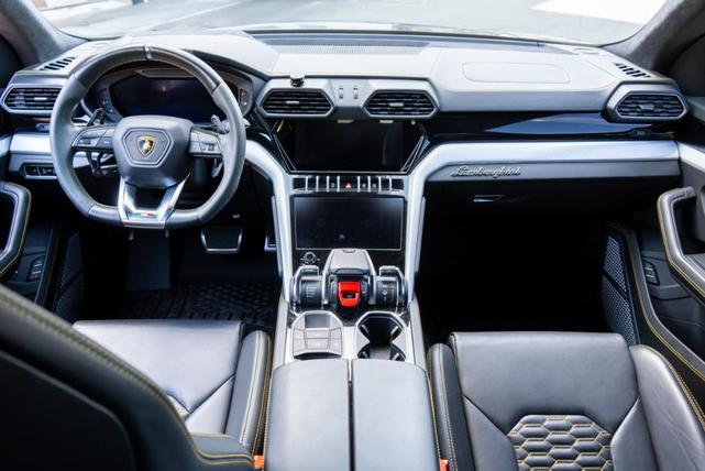 Photo of 2021 Black Lamborghini Urus