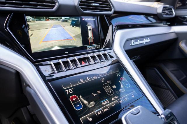 Photo of 2021 Black Lamborghini Urus
