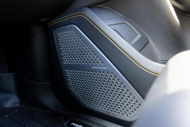 Photo of 2021 Black Lamborghini Urus
