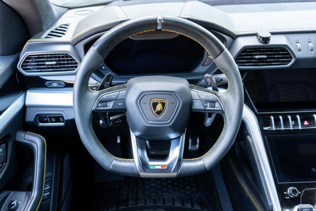 Photo of 2021 Black Lamborghini Urus