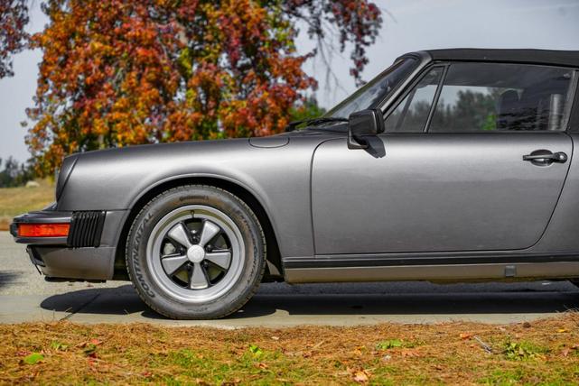 Photo of 1986 Gray Porsche 911