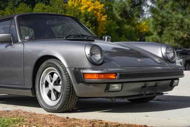 Photo of 1986 Gray Porsche 911