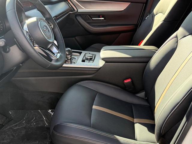 Photo of 2024 Rhodium White Metallic Mazda CX-90