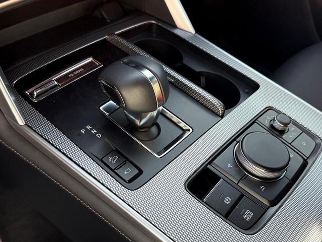 Photo of 2024 Rhodium White Metallic Mazda CX-90