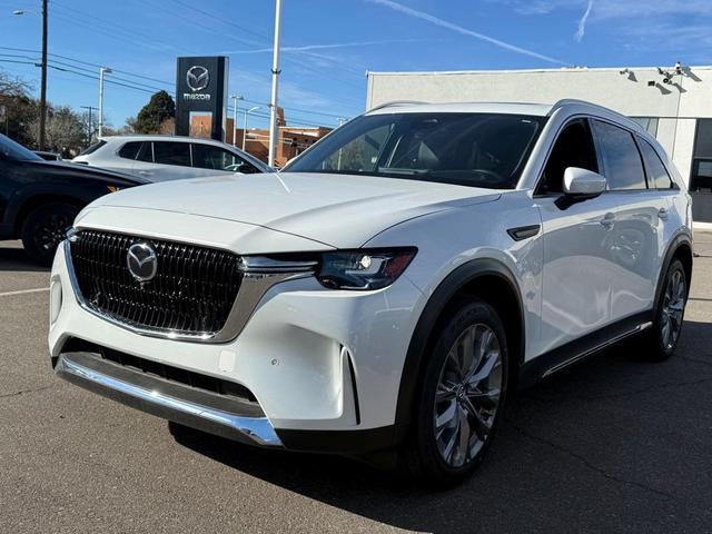 Photo of 2024 Rhodium White Metallic Mazda CX-90