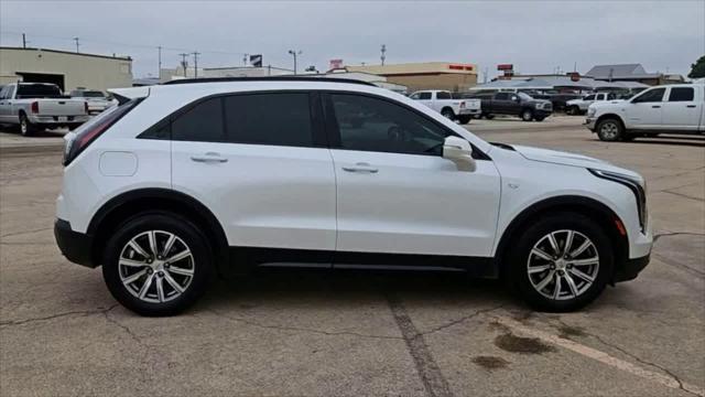 Photo of 2021 Crystal White Tricoat Cadillac XT4