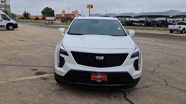 Photo of 2021 Crystal White Tricoat Cadillac XT4