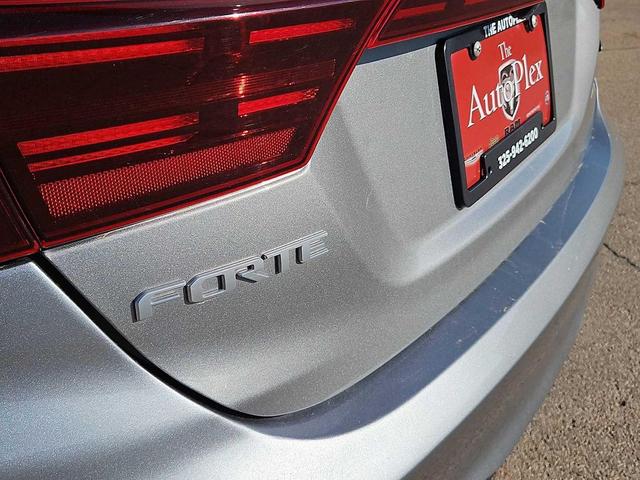 Photo of 2023 Steel Gray Kia Forte