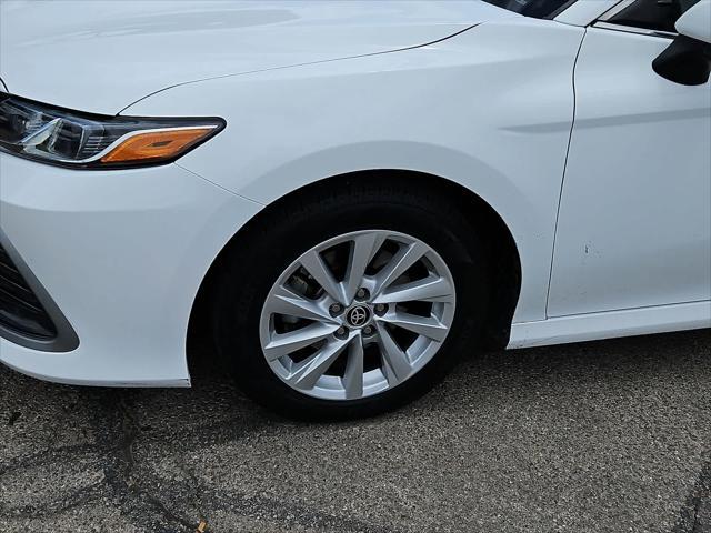 Photo of 2022 White Toyota Camry
