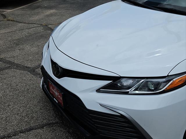 Photo of 2022 White Toyota Camry