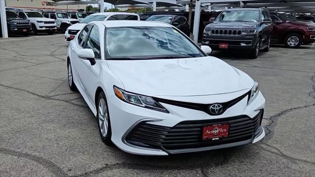 Photo of 2022 White Toyota Camry