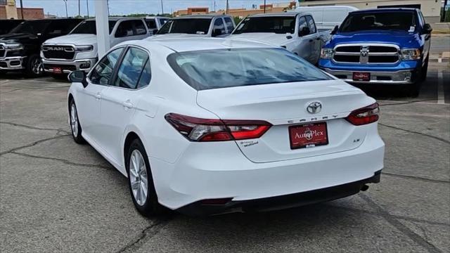 Photo of 2022 White Toyota Camry