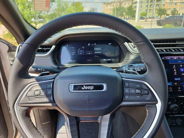 Photo of 2024 Silver Zynith Jeep Grand Cherokee L
