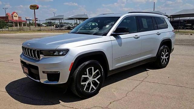 Photo of 2024 Silver Zynith Jeep Grand Cherokee L