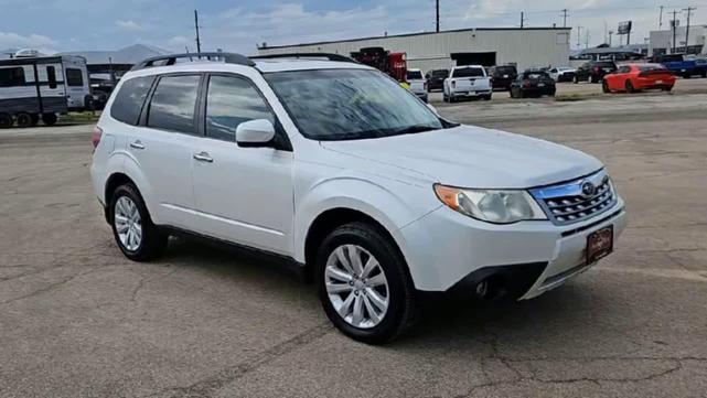 Photo of 2013 Satin White Pearl Subaru Forester