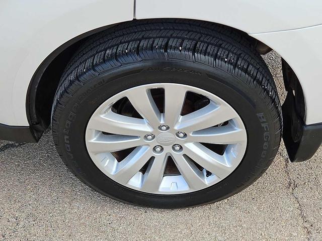 Photo of 2013 Satin White Pearl Subaru Forester