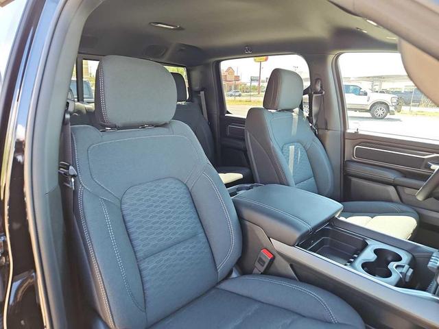 Photo of 2026 Diamond Black Crystal Pearlcoat RAM 1500