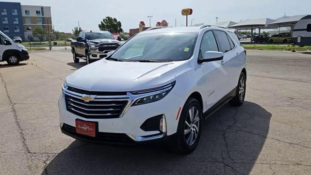 Photo of 2023 Summit White Chevrolet Equinox