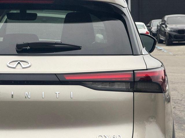 Photo of 2024 Warm Titanium INFINITI QX60