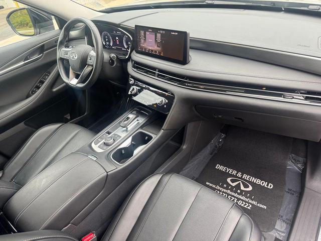 Photo of 2024 Warm Titanium INFINITI QX60