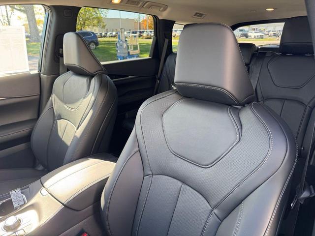 Photo of 2025 Mineral Black INFINITI QX60