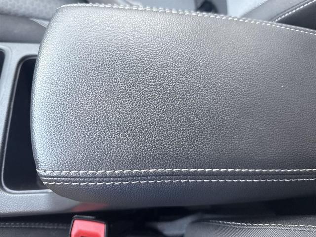 Photo of 2018 Shadow Black Ford Escape