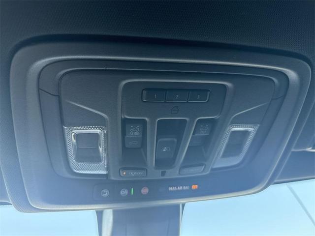 Photo of 2020 Iridescent Pearl Tricoat Chevrolet Silverado 1500