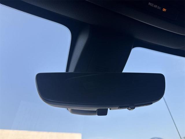 Photo of 2020 Iridescent Pearl Tricoat Chevrolet Silverado 1500