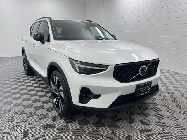 2025 Volvo XC40