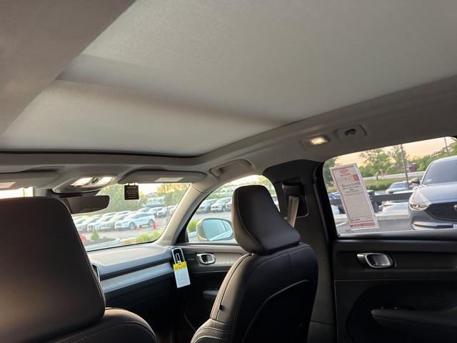 Photo of 2025 Sage Green Metallic Volvo XC40
