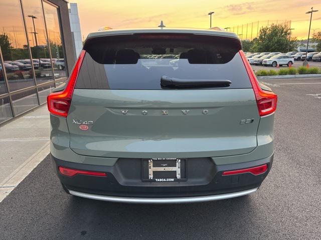 Photo of 2025 Sage Green Metallic Volvo XC40