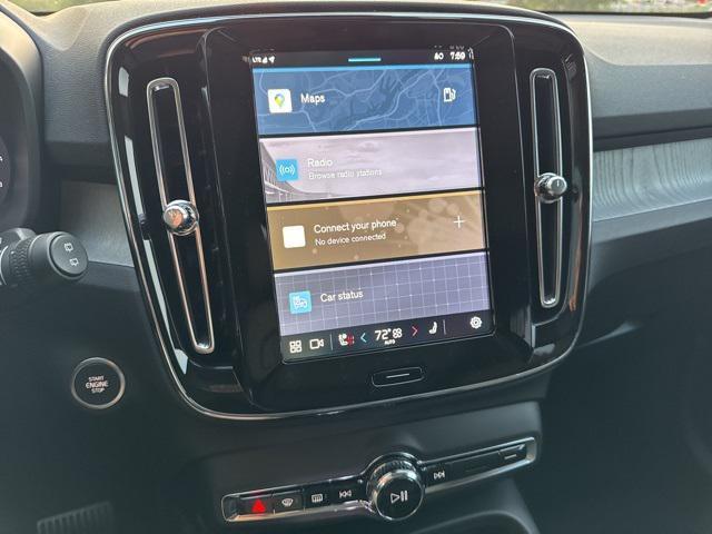 Photo of 2025 Sage Green Metallic Volvo XC40