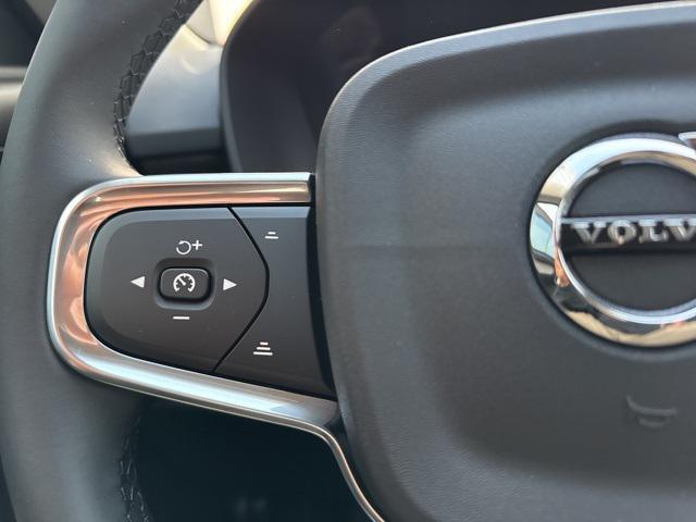 Photo of 2025 Sage Green Metallic Volvo XC40