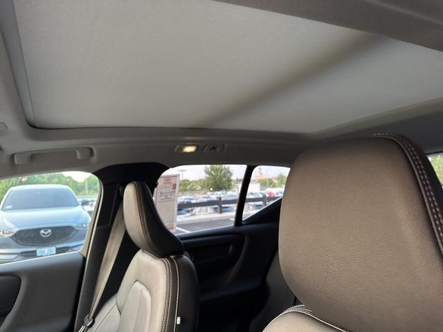 Photo of 2025 Sage Green Metallic Volvo XC40