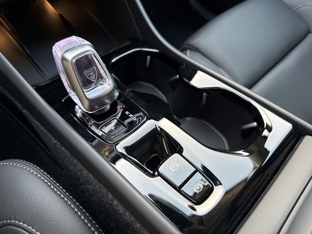 Photo of 2025 Sage Green Metallic Volvo XC40