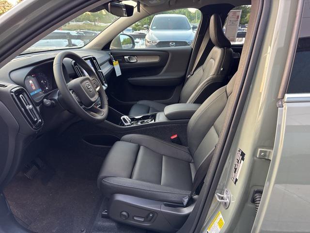Photo of 2025 Sage Green Metallic Volvo XC40