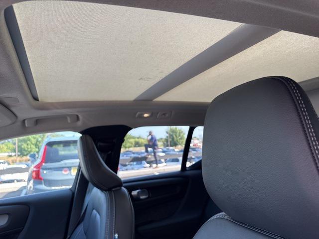 Photo of 2025 Crystal White Pearl Volvo XC40
