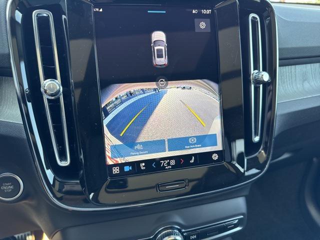 Photo of 2025 Crystal White Pearl Volvo XC40